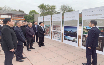 樂山市市中區政府區長,大佛景區管委會主任,蘇稽新區管委會主任左小林